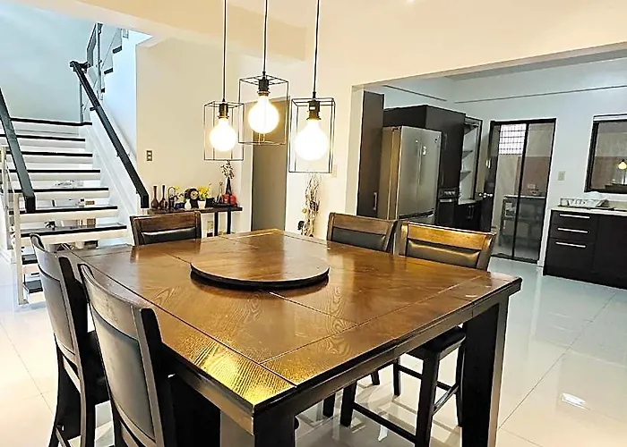 Lariszone Luxury Countryrad 4* Manila